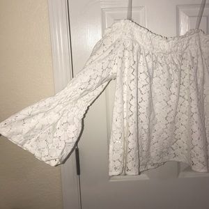 LACE OFF SHOULDER TOP